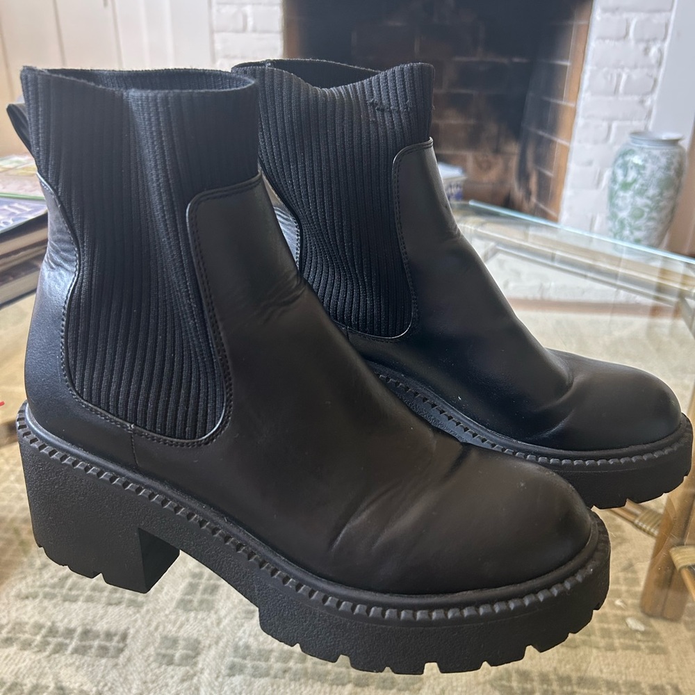 Madden Girl Chelsea Boot